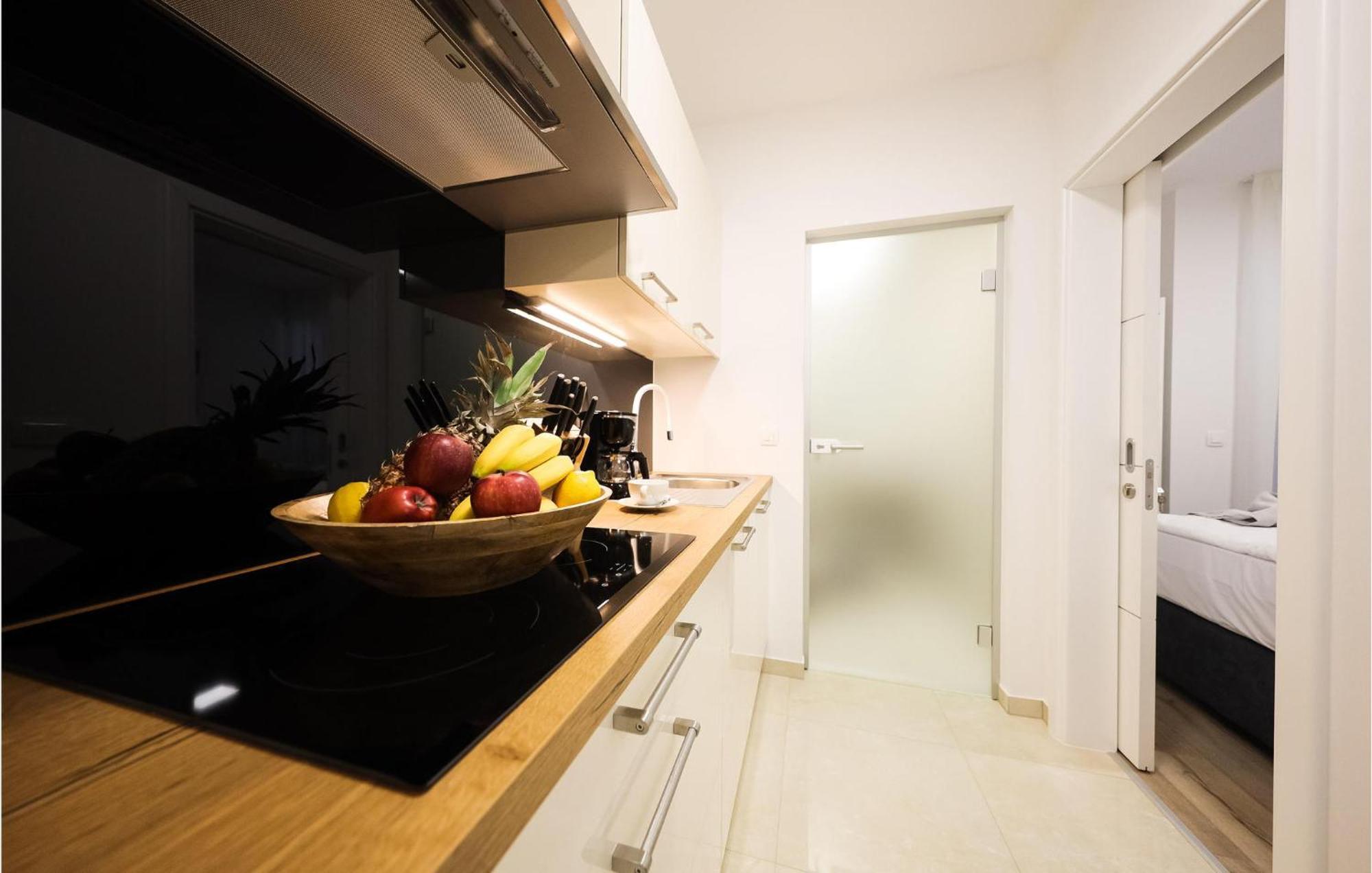 Lovely Apartment In Zadar With Wifi Exteriör bild