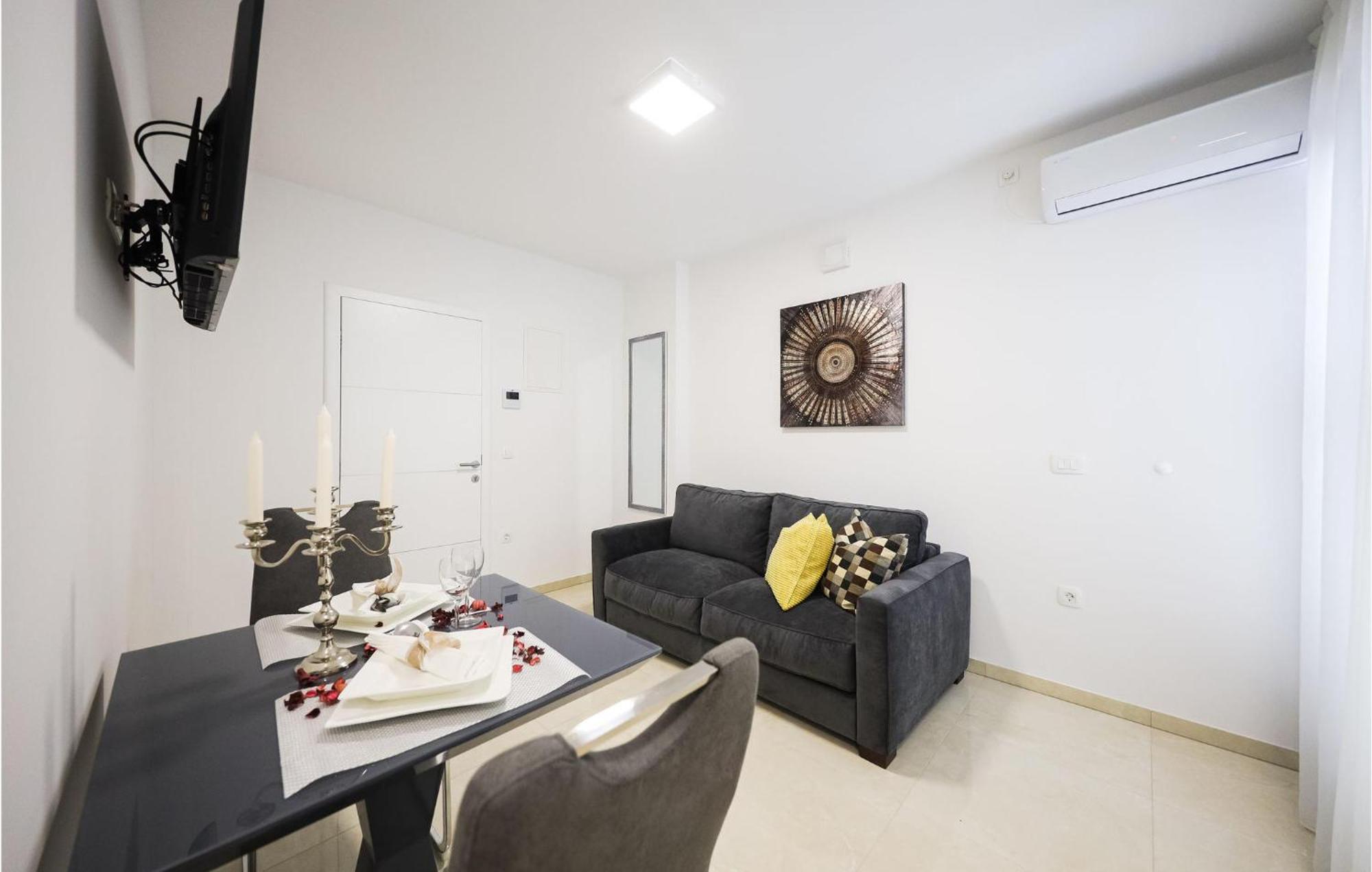 Lovely Apartment In Zadar With Wifi Exteriör bild