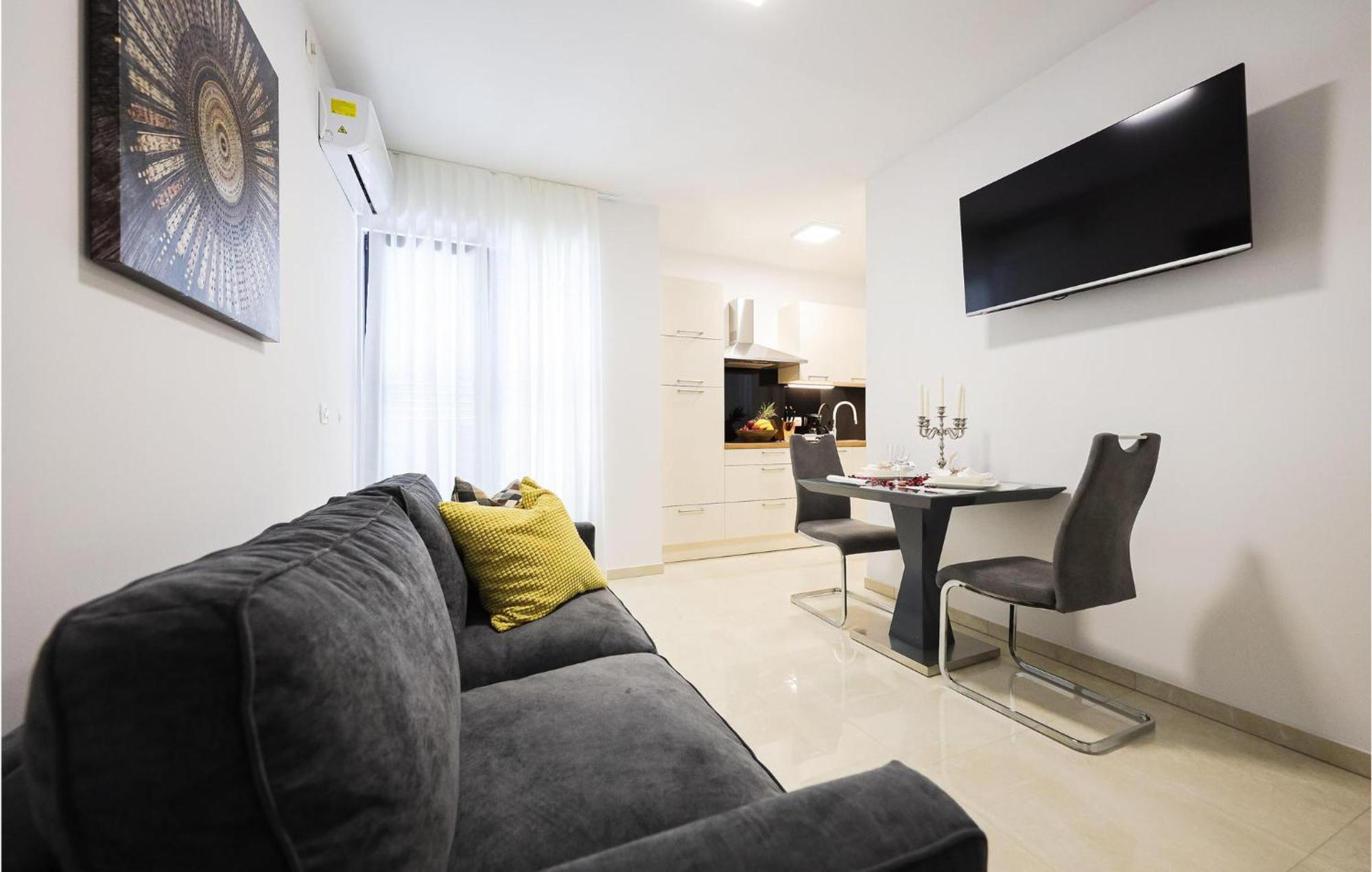 Lovely Apartment In Zadar With Wifi Exteriör bild