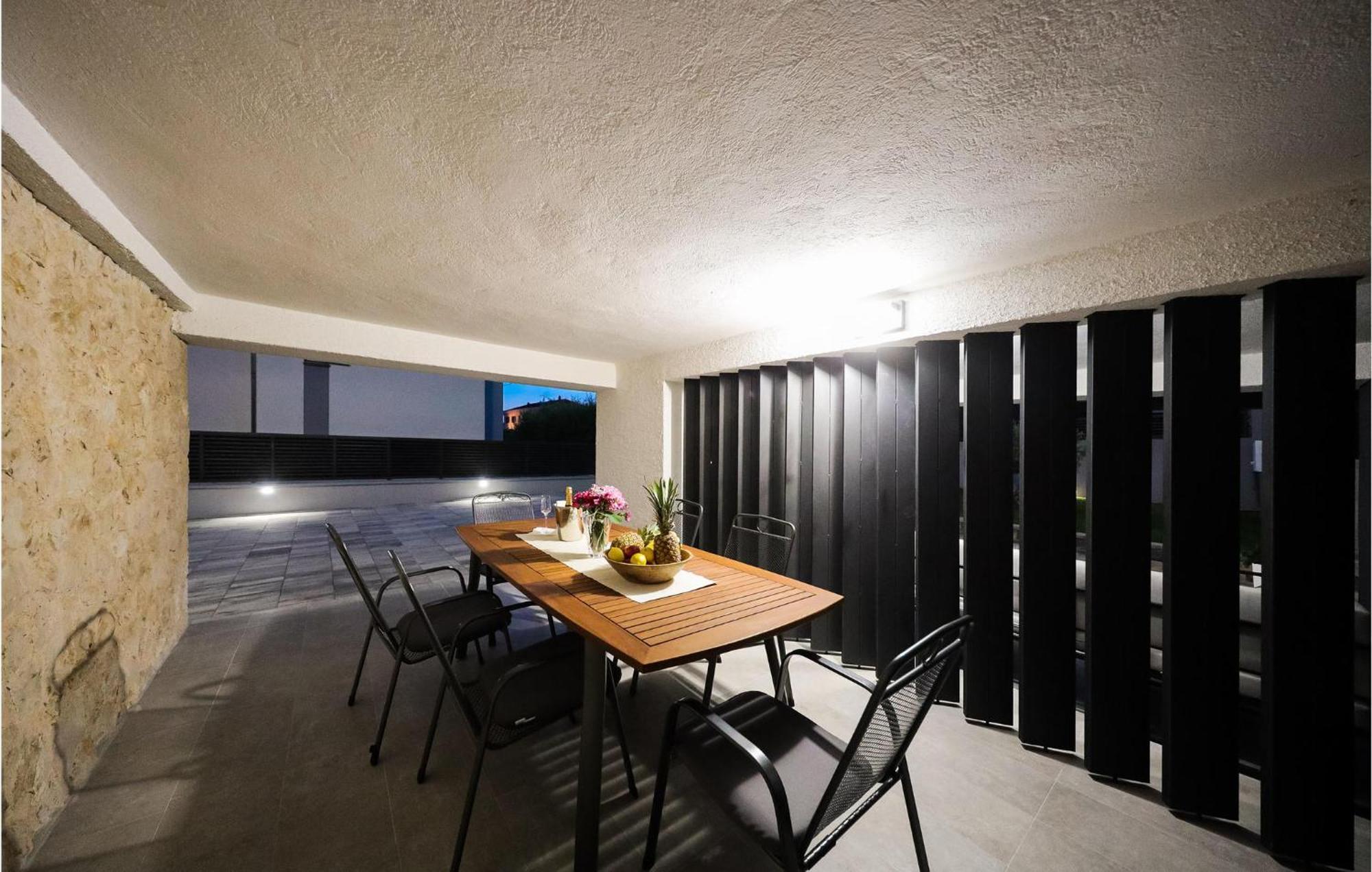 Lovely Apartment In Zadar With Wifi Exteriör bild